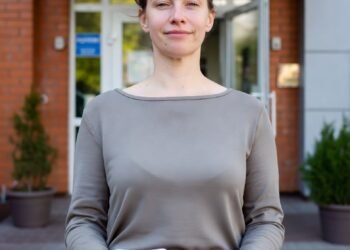 Отменила переводы свекрови и золовке — и сразу стала самой плохой