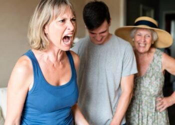 Муж оплатил отпуск свекрови из нашей копилки